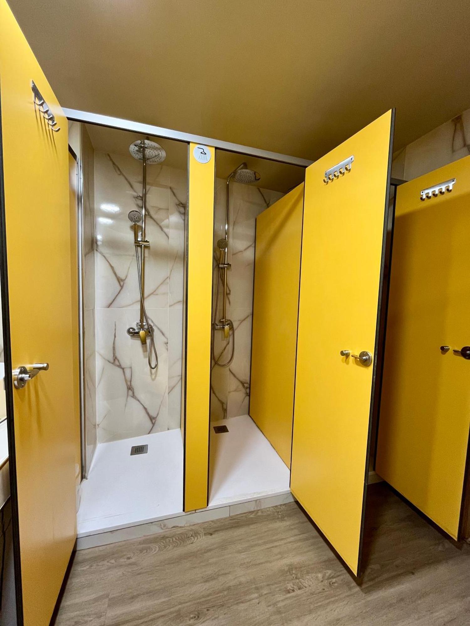 Velvet Hostel Madrid Eksteriør billede
